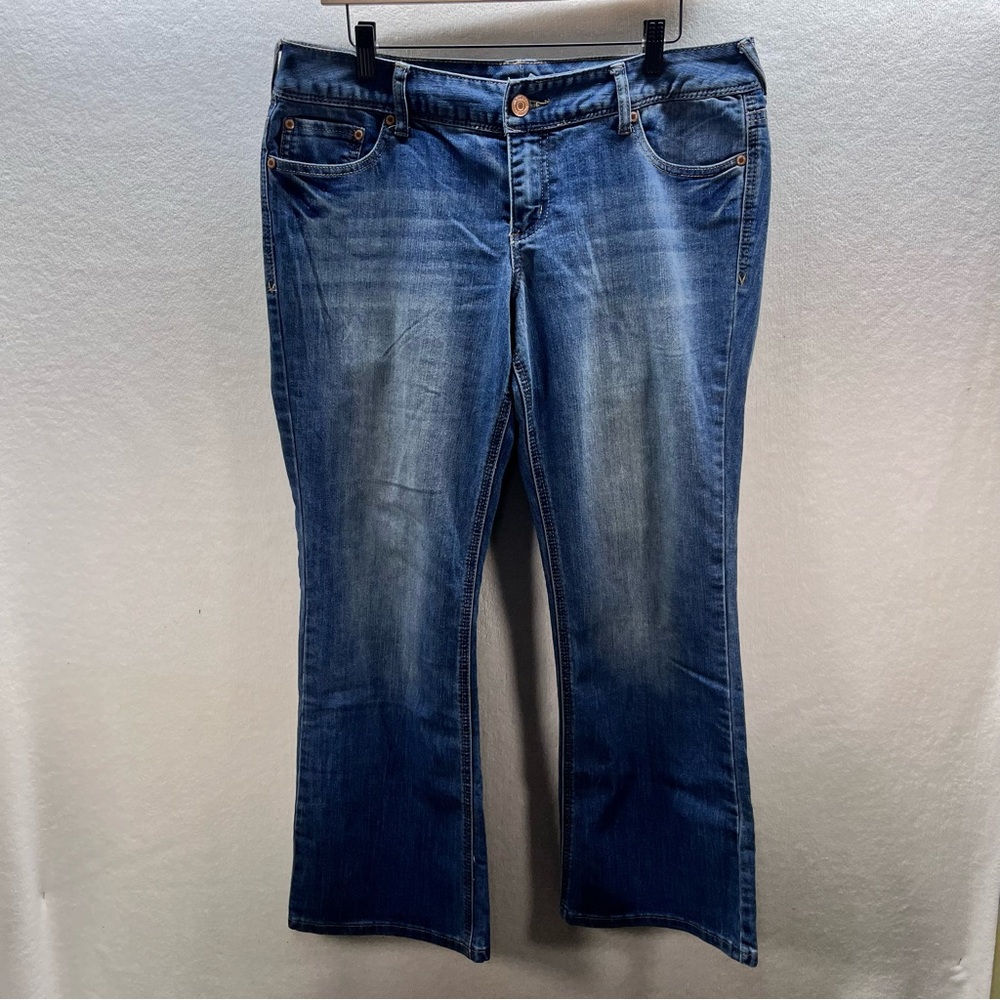 Maurices Mid Rise Straight Leg Jeans Womens 11/12 Short Stretch Denim 3060 - Picture 1 of 9
